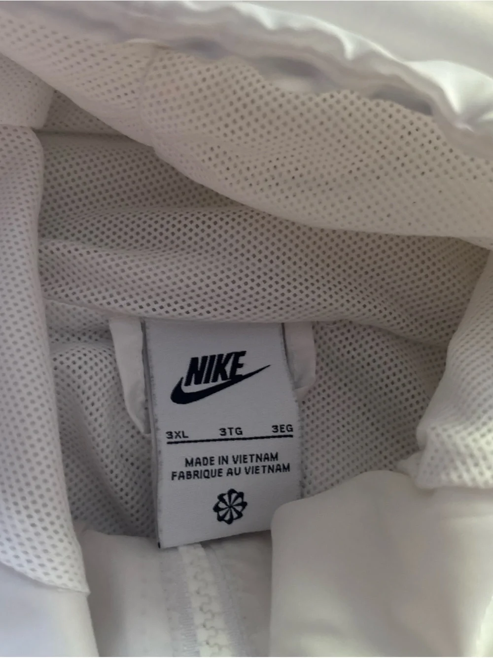Nike White and Gray Men’s Hooded Colorblock Windbreaker Jacket